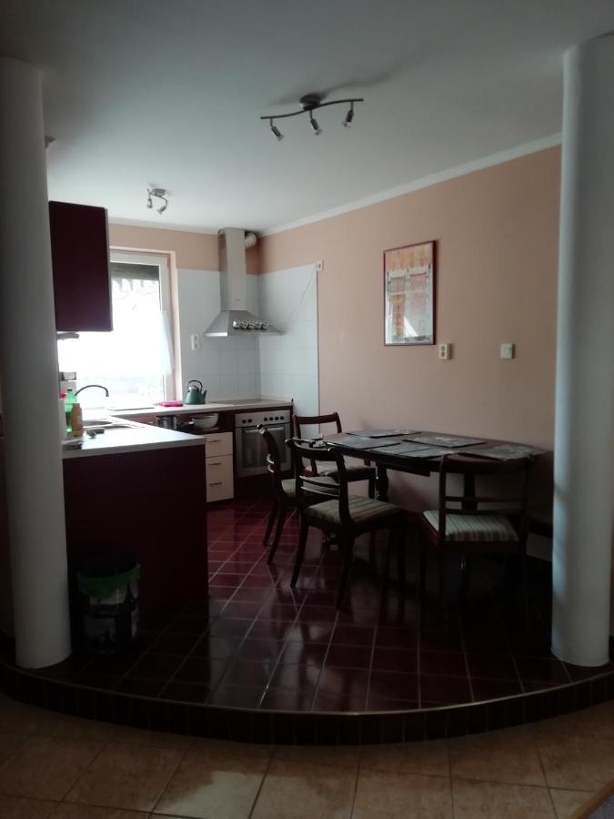 Ferienwohnung Rokus Apartman Szegedin Exterior foto